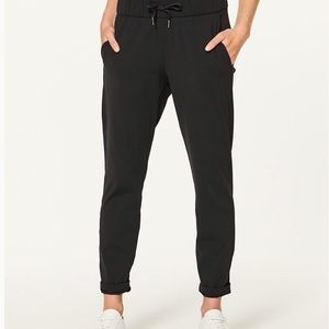 Black Lululemon On The Fly Pant.